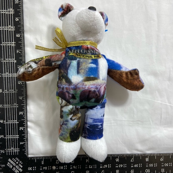 Limited Treasures Yellowstone Stuffed Bear with Commemorative Quarter - Picture 7 of 7